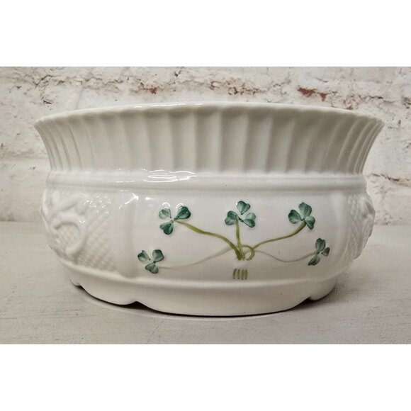 8" Belleek Ireland Ceramic Bowl Shamrock Motif & Celtic Knot Design - Picture 3 of 6